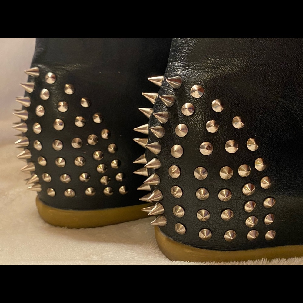 Shoes - Picture 3 of 3